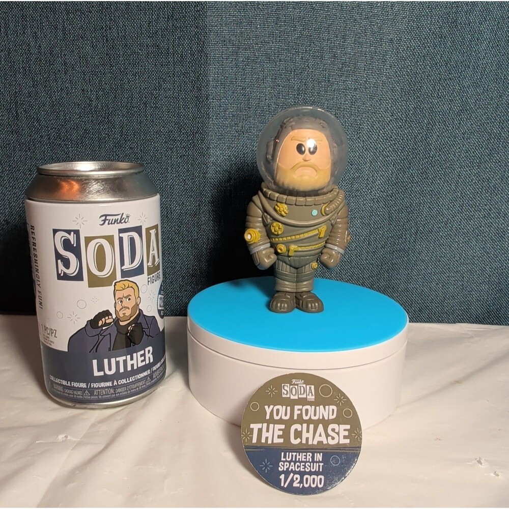 Funko Soda Luther Spacesuit Chase Vinyl Figure 1/2000 - Picture 12 of 16